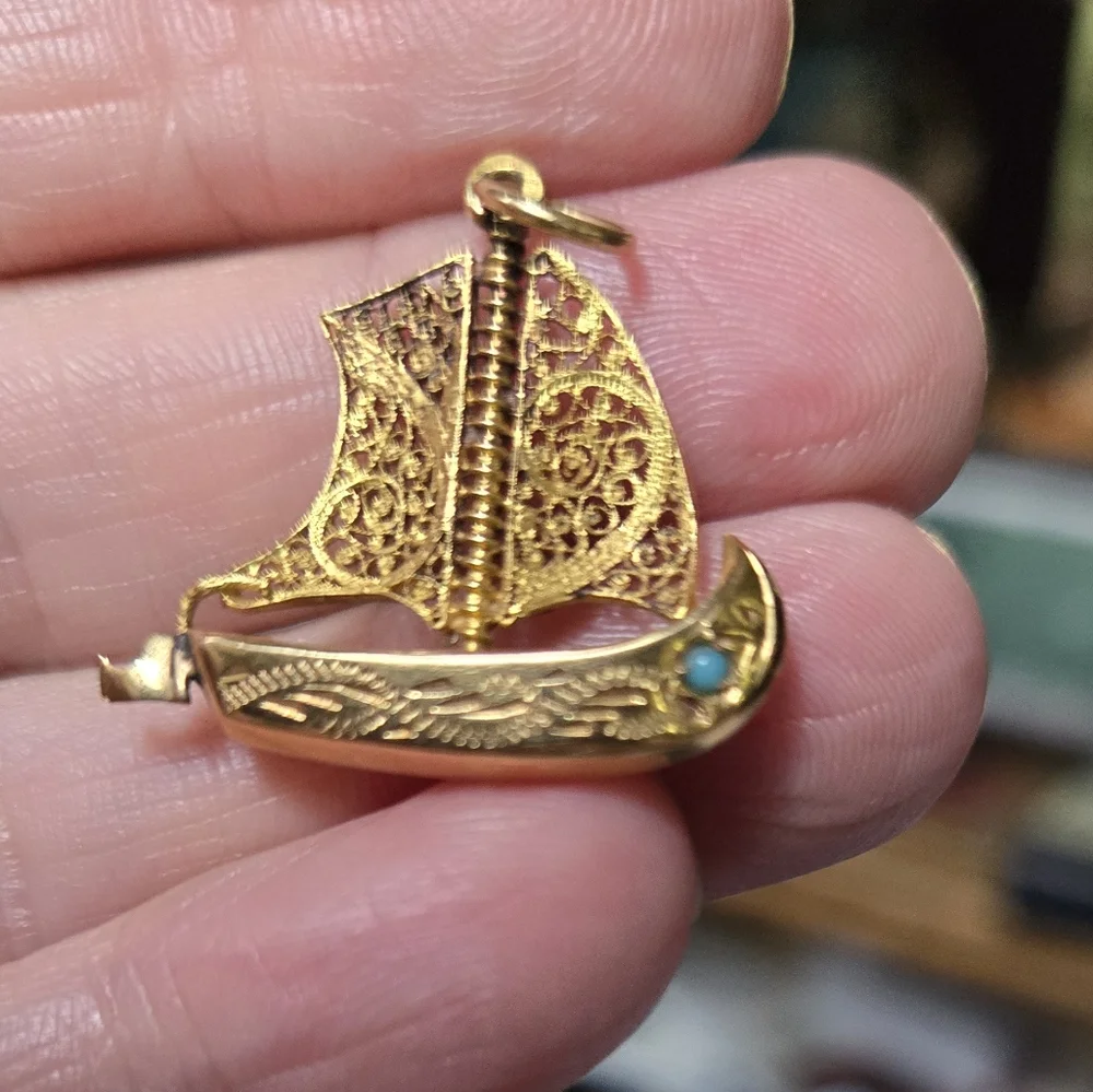 SOLD!COPY - 24k gold sail boat with turquoise gem vintage 1940's piece - Picture 6 of 9